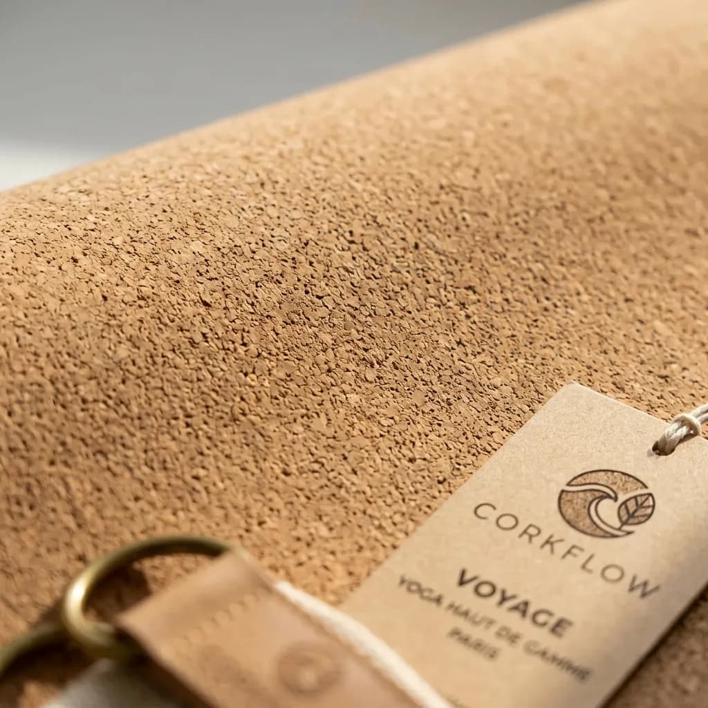 Tapis de yoga liège Lotus Alignement Corkflow — motif lotus lignes d'alignement léger pliable — Détail texture